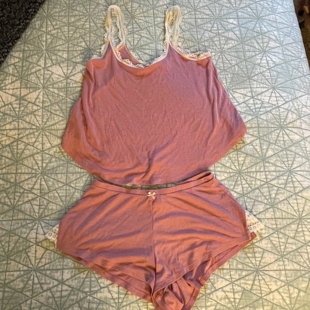 VS Pink Ribbed Sleep Set